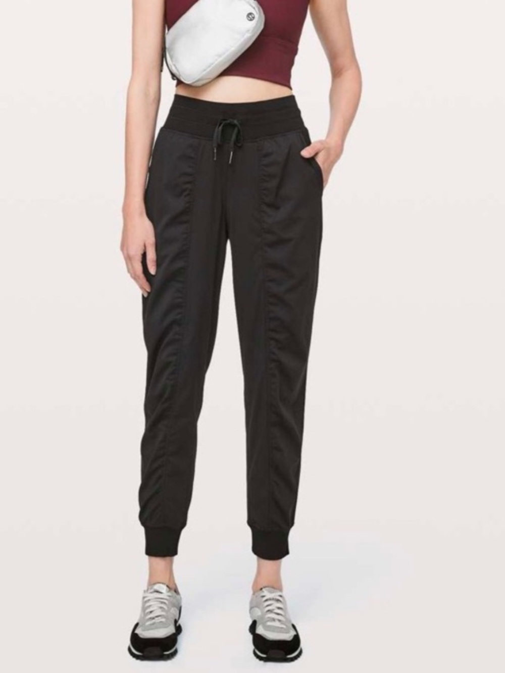 Lululemon Dance Studio Jogger 29"
Black 6